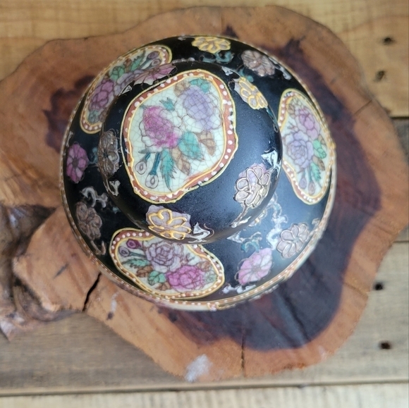 Bohemian floral vase in black and‎ cream color - Picture 3 of 6